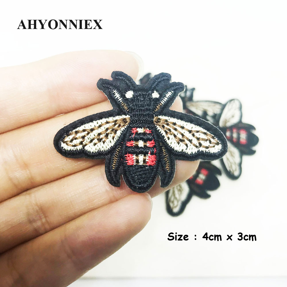 10pcs/lot Small Yellow Bee Pat - Streetwear Brand Stickers avaliação e preço